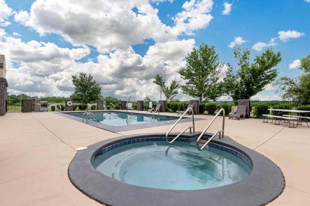 Best Western Locust Grove Inn And Suites Esterno foto